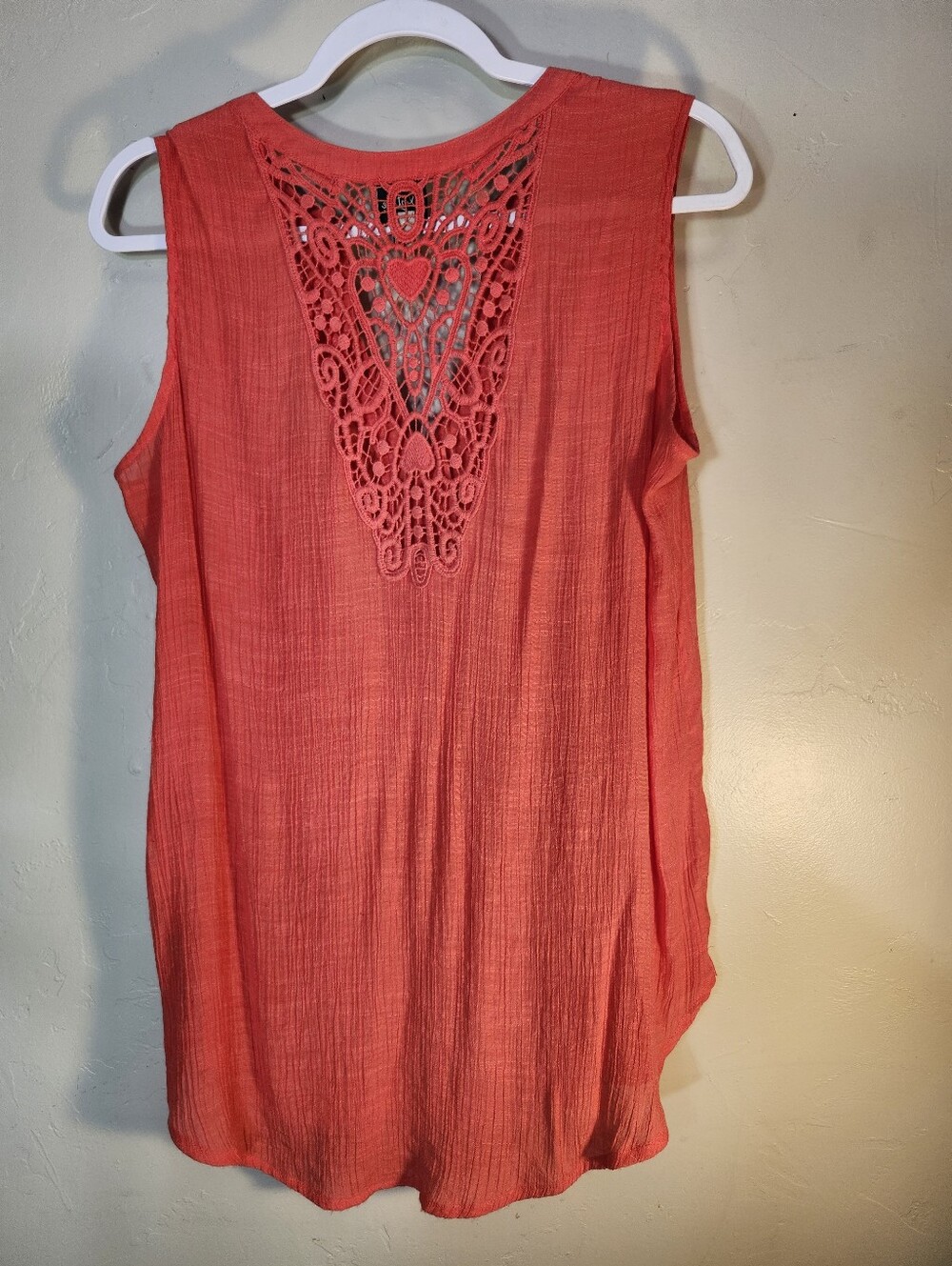 Como Vintage Coral Lace-Back Sleeveless Tank - Picture 4 of 6
